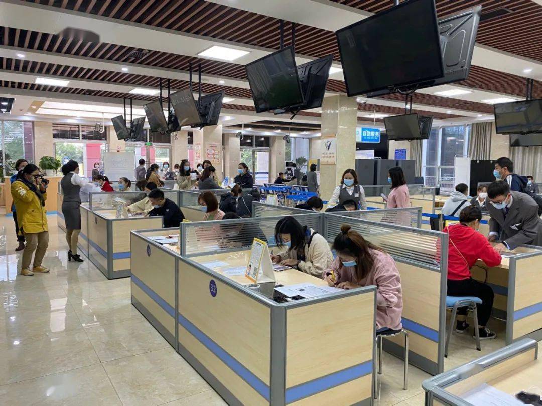 伊藤乐山店开店热身全新岗位吸引超500人竞聘