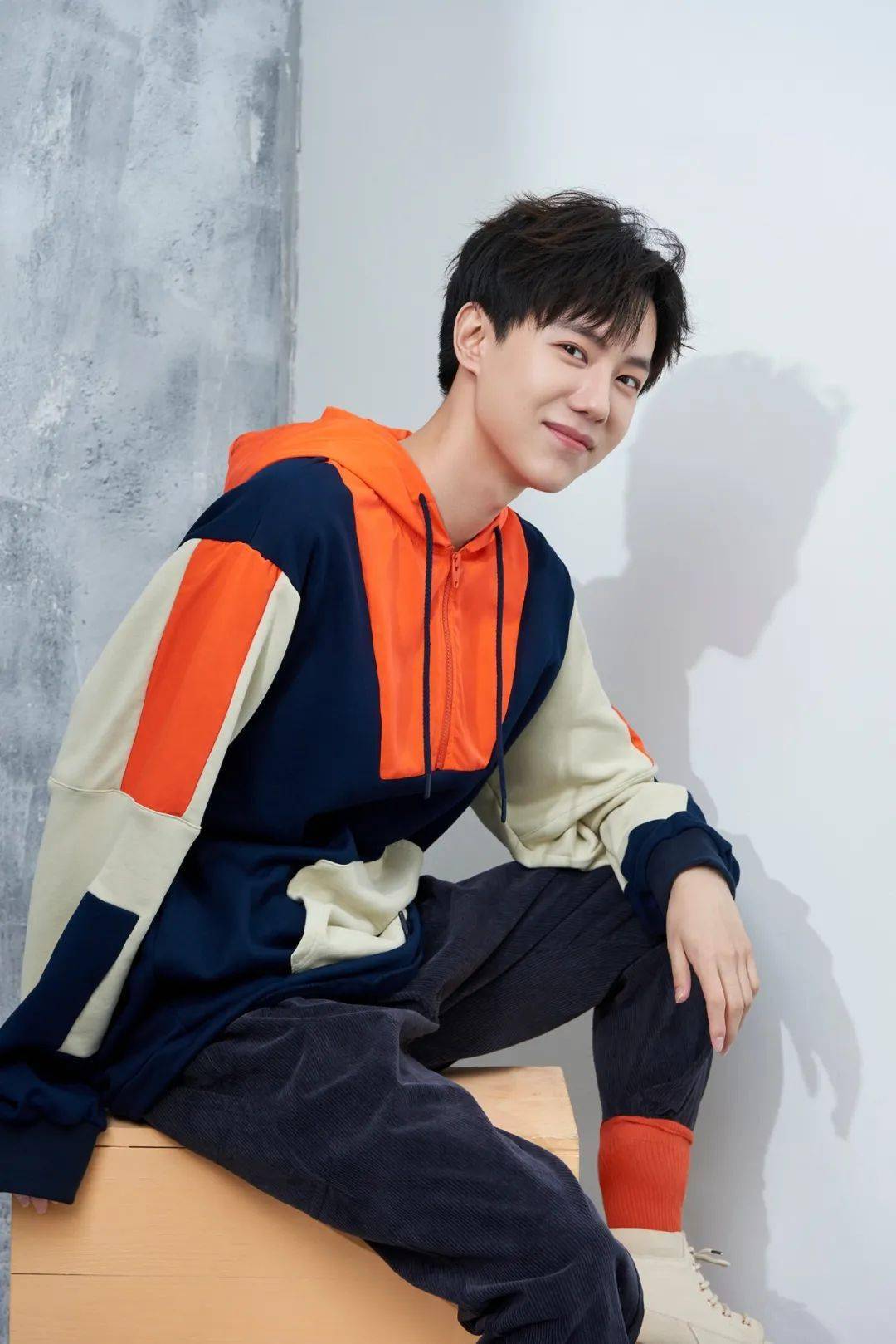 豆瓣8.2,《九宫奇局》观感舒适,吕昀峰戏里戏外不骄不躁,暗夜寻光