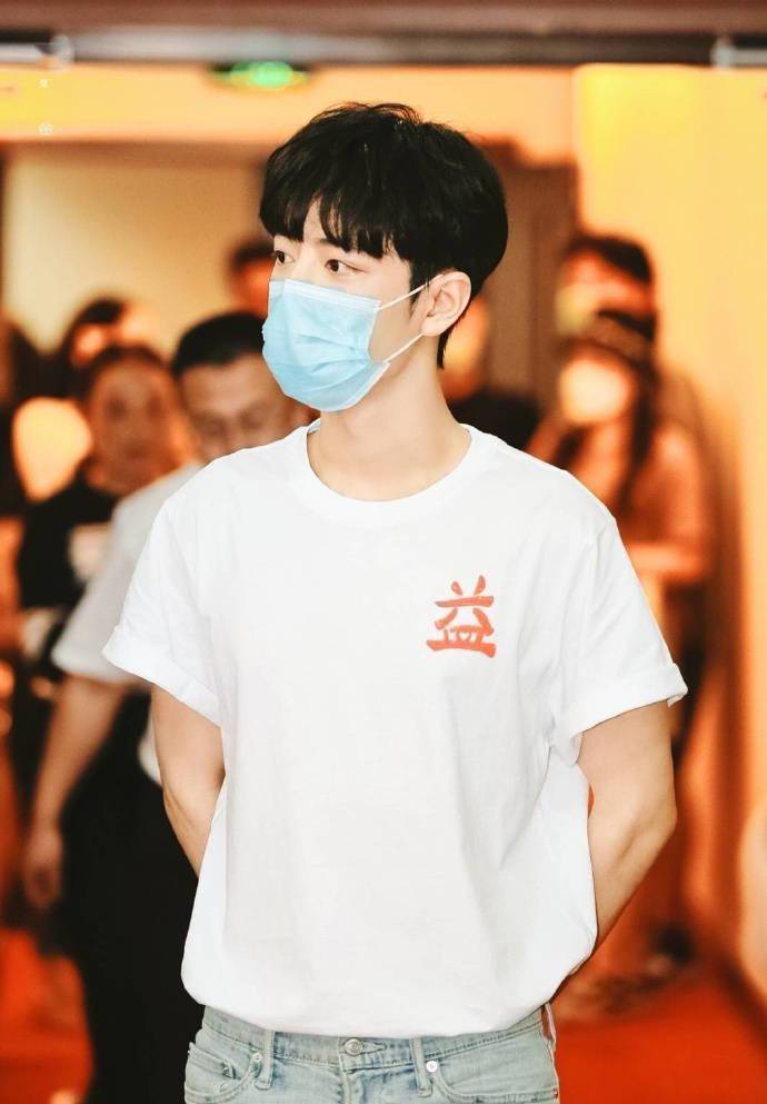 今日份没看过的小赞更新 肖战蔚县公益助农活动高清照分享