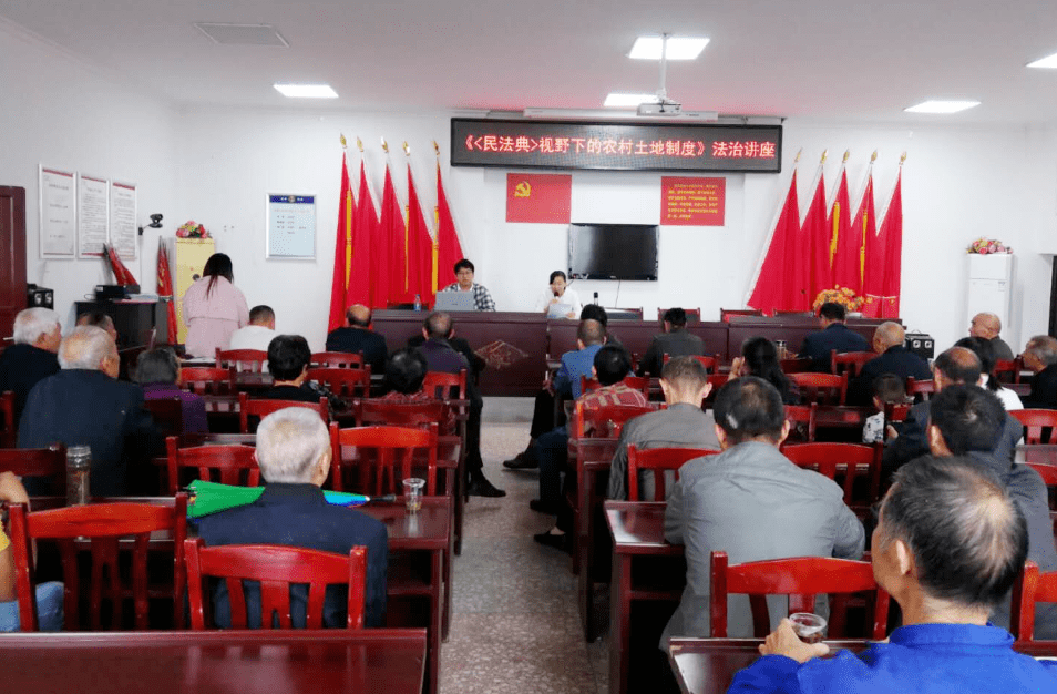 湘潭大学生组团下基层宣讲民法典