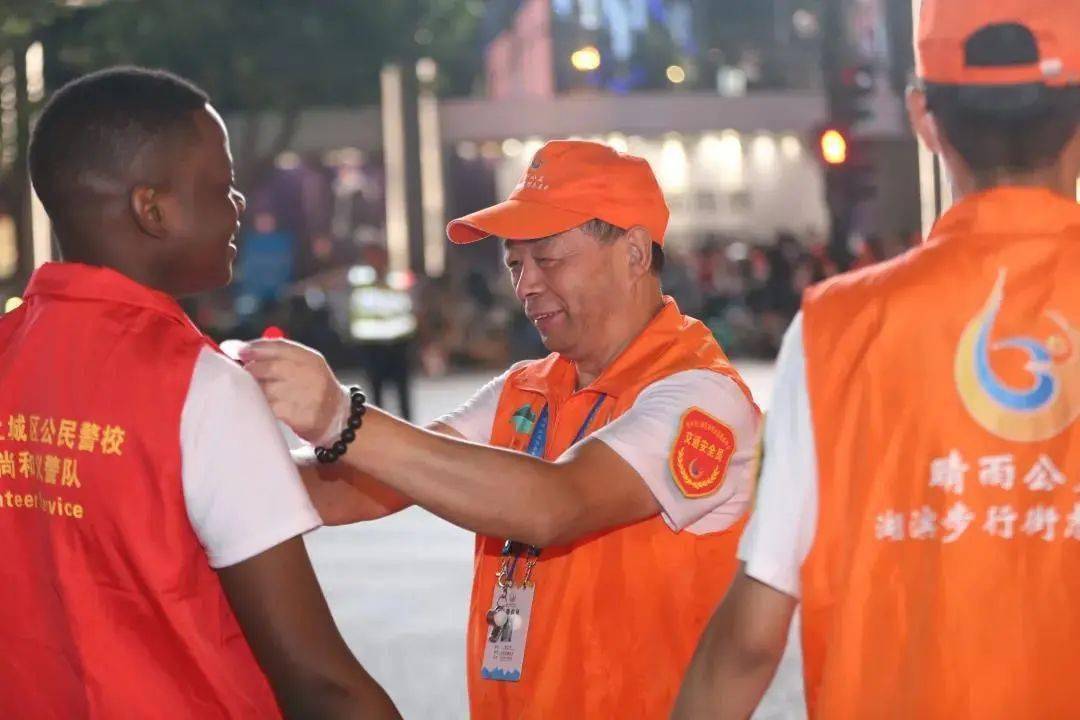 志愿人物上城这名志愿者上了浙江卫视他叫郭正平