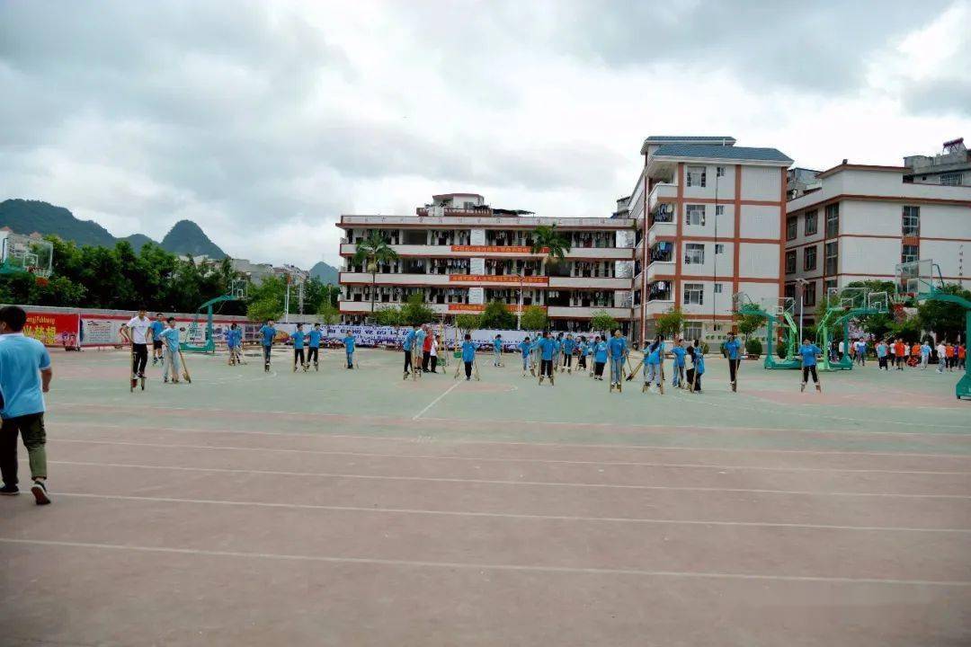 德保民族中学传承贝侬文化展示民族风采