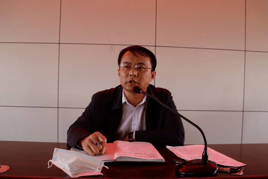 长山镇召开脱贫攻坚遍访核查工作会议