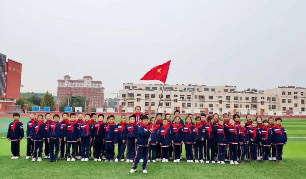 队建风采平阴县榆山小学童心向党薪火相传主题队日活动暨2019级新队员