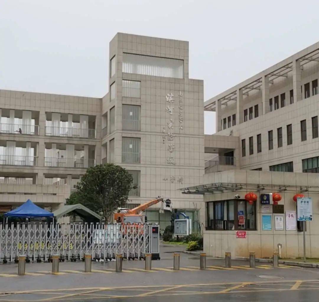 13日,挂牌论证会已经开了,岔路学校,滨河学校,全部挂名东外.