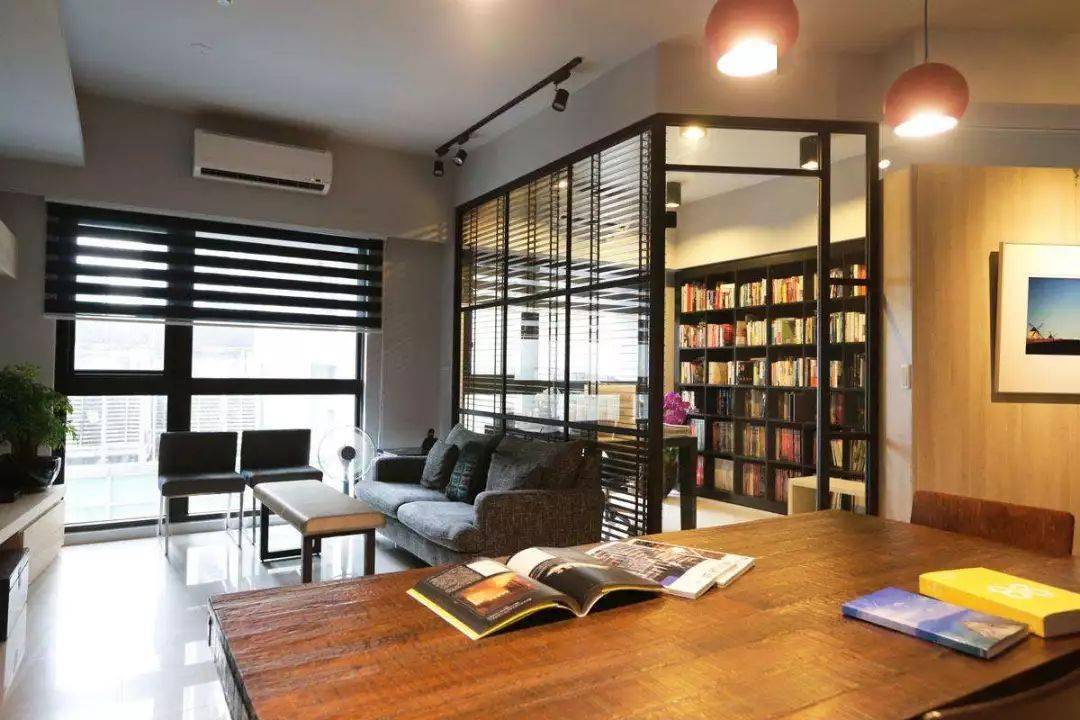 给玻璃隔断加上黑框,让小户型更有格调,别错过了