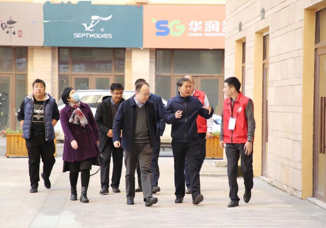 省红十字会专职副监事长,党组成员郭晓红,省红十字会组织宣传部长苗利