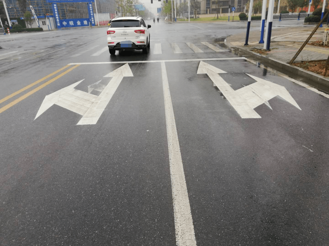 道路交通標.道路交通標線按功能可分為哪三類