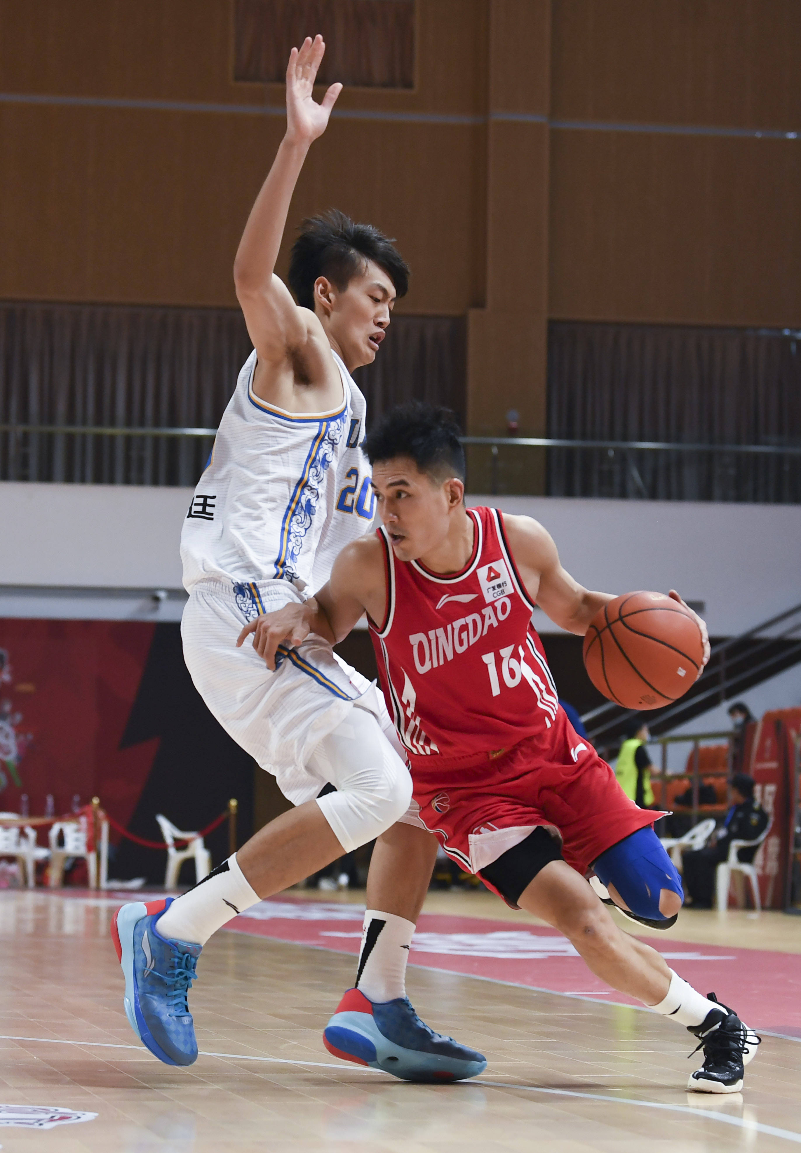 篮球——cba第一阶段:青岛国信海天胜苏州肯帝亚_手机搜狐网