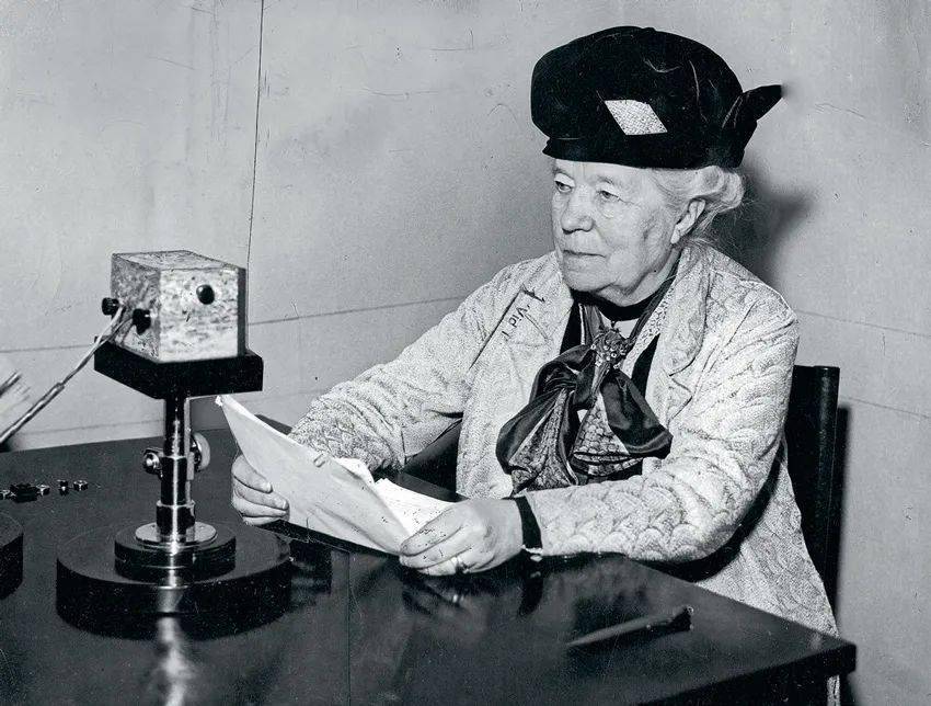 第一届诺贝尔文学奖得主 塞尔玛·拉格洛夫之后,每隔几年或十几年