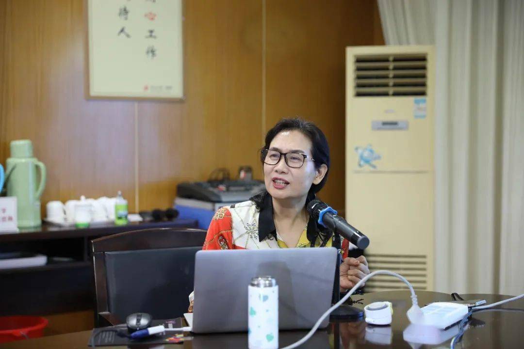 教师,台州市教育局教研室小学语文教研员李彩娟老师莅临巾山实验小学