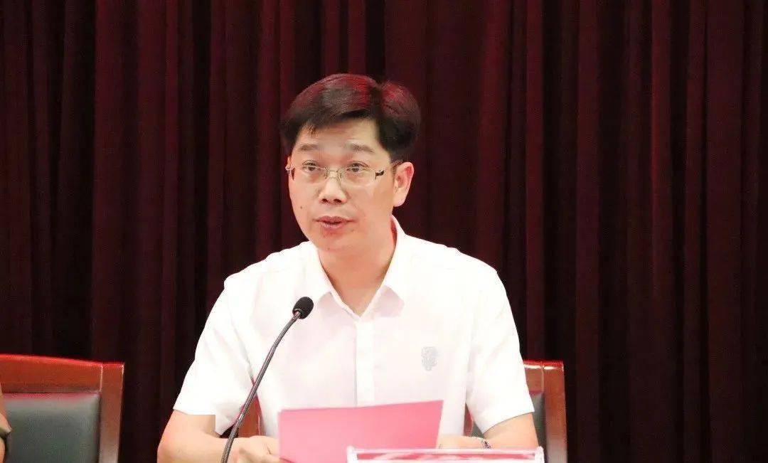 天台中学党委书记,校长姜忠勤在会议上表态天台中学全体党员教师要