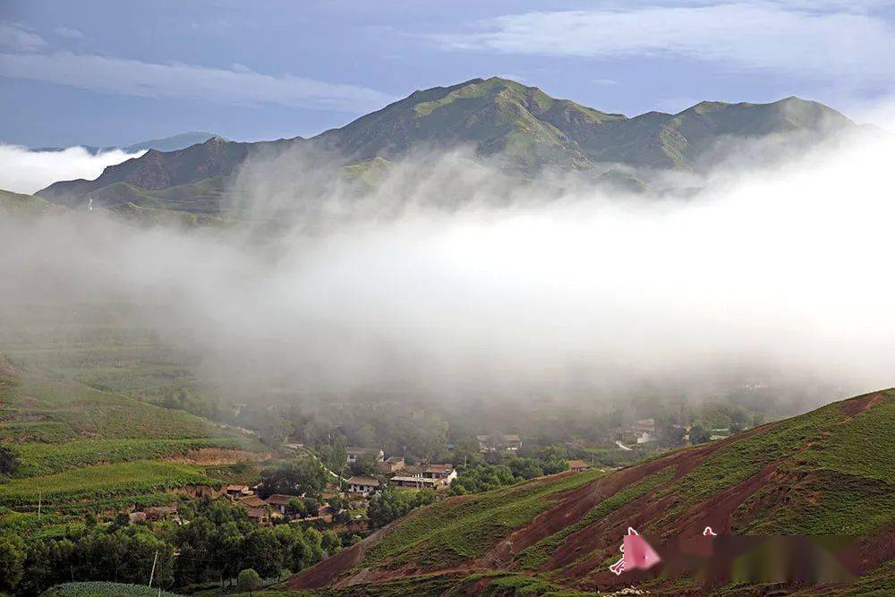 榆中马衔山雨后初霁宛若仙境