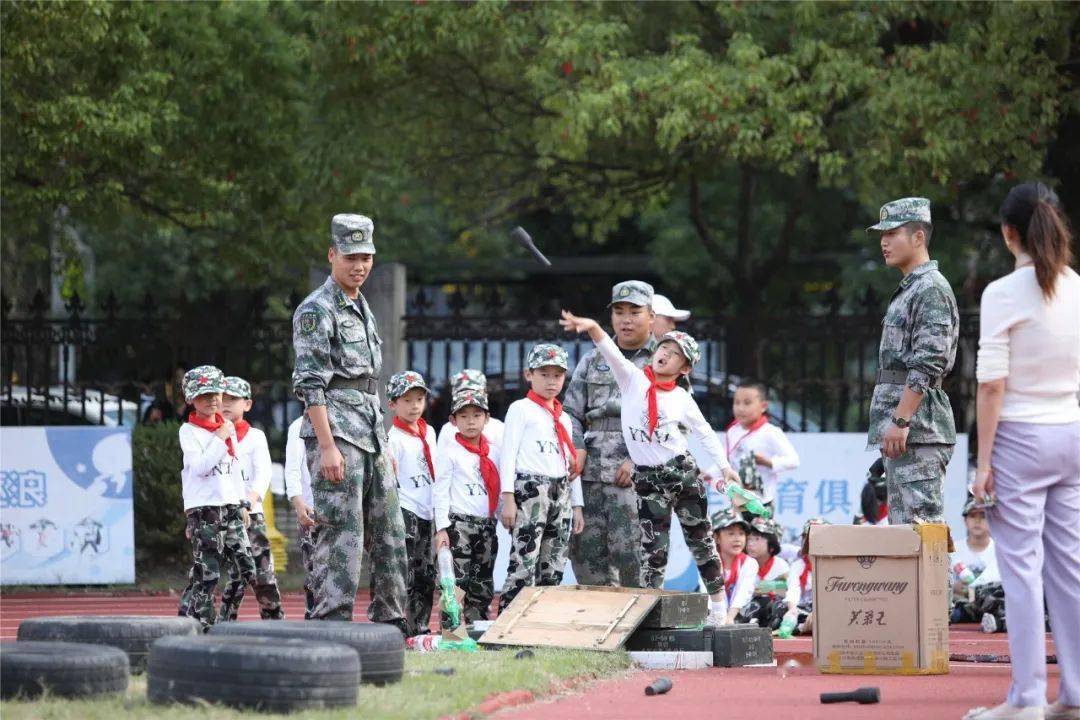 "修身正行,国防研学进校园_闻涛