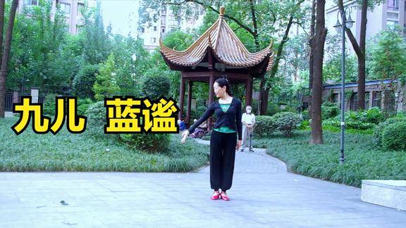 舞蹈九儿呈现出淡淡的忧伤舞者完美演绎深深不舍的情感