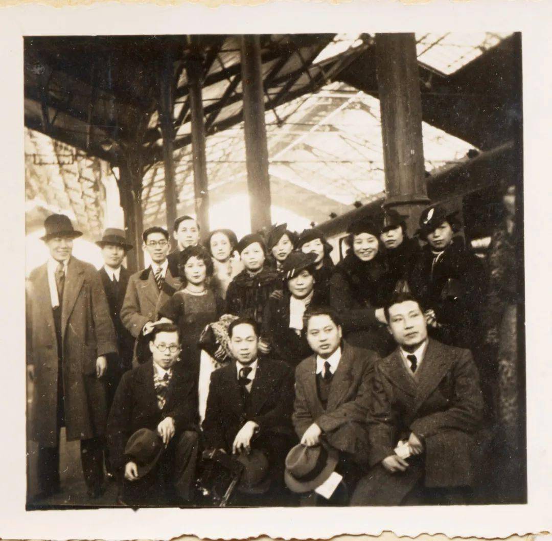 伦敦参观,共有常书鸿,滑田友,李瑞年,陈士文,黄觉寺,张紫屿,吕霞光