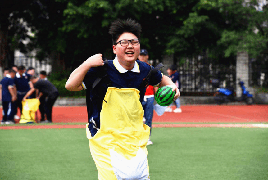 换羽成长展翅高飞重庆求精中学初2020级弥月纪念之班级大pk活动