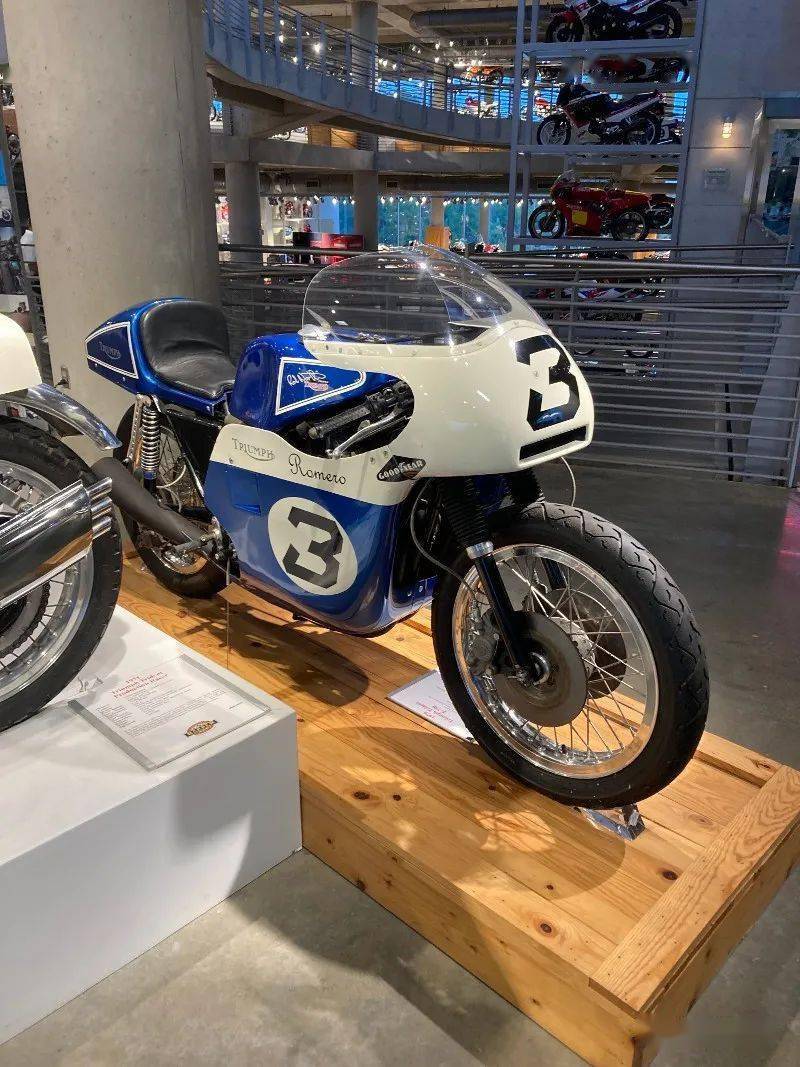 trident production racer1971 yamaha td2-b1972 bultaco alpina