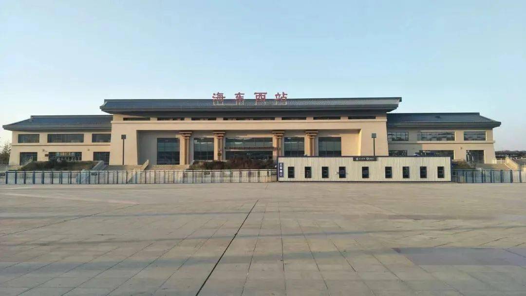 海东西站d2737/40(14:36——14:38)西安北——敦煌d2699(21:33——21