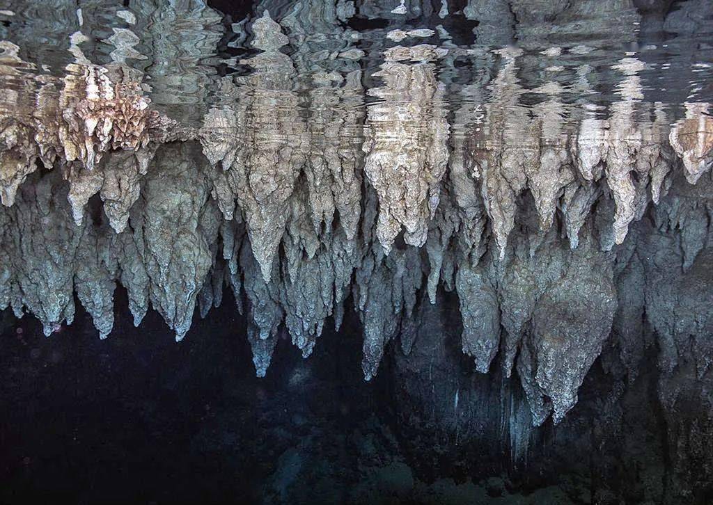 水下钟乳石探秘:帕劳北部潜点地图