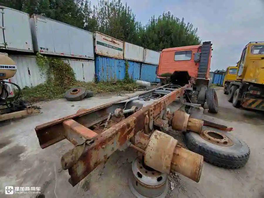 这批报废的斯堪尼亚2系残车竟是经典的卡车可惜只跑了一万多公里