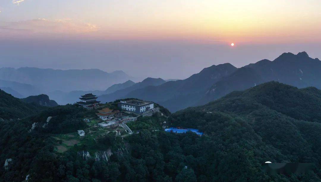 视频镇平县北顶云蒸霞蔚群峰壁立幻若仙境大家一起来感受吧