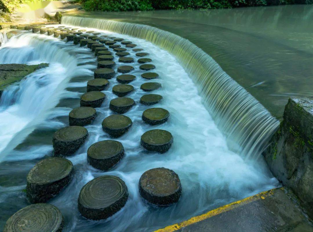 景,溯溪而上,寒武天书,桃花湖,鸳鸯水车,逢春桥,四不像,野人谷,汀步桥