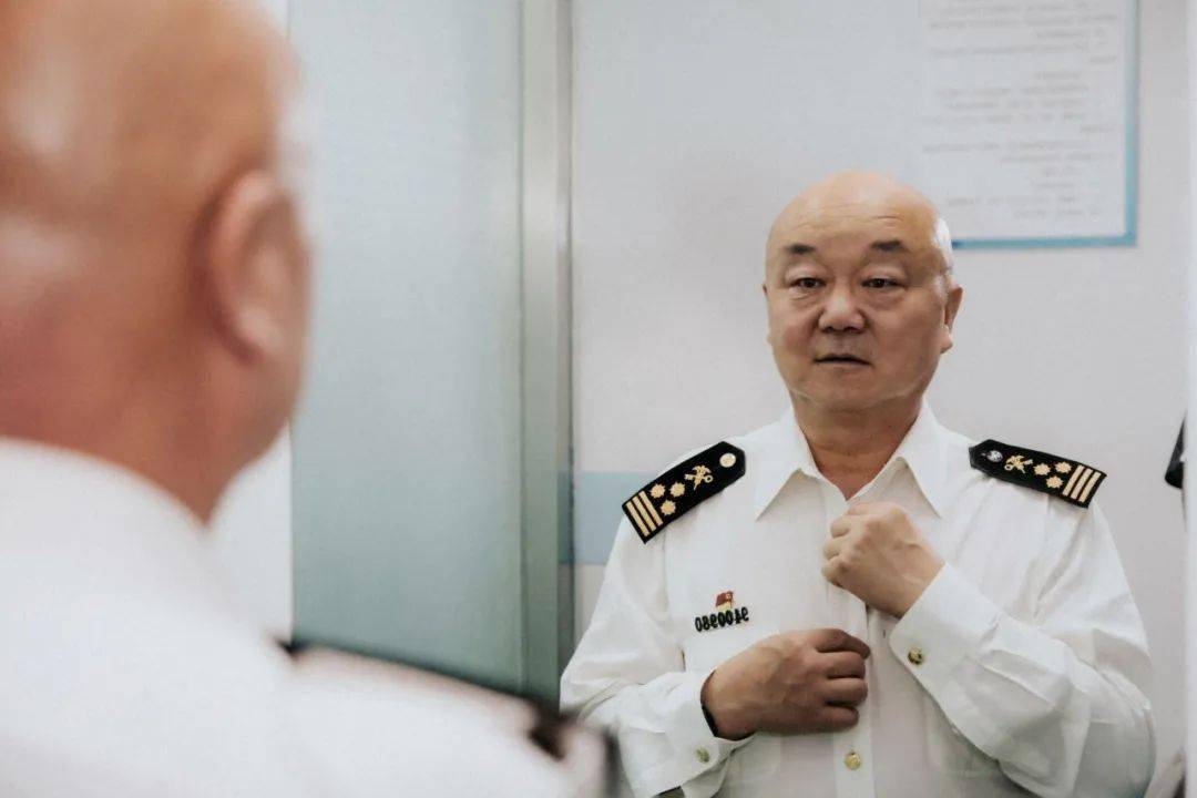 如往常7000多个日夜一样平凡而简单这一天郑红兵:从军20载,入关16年