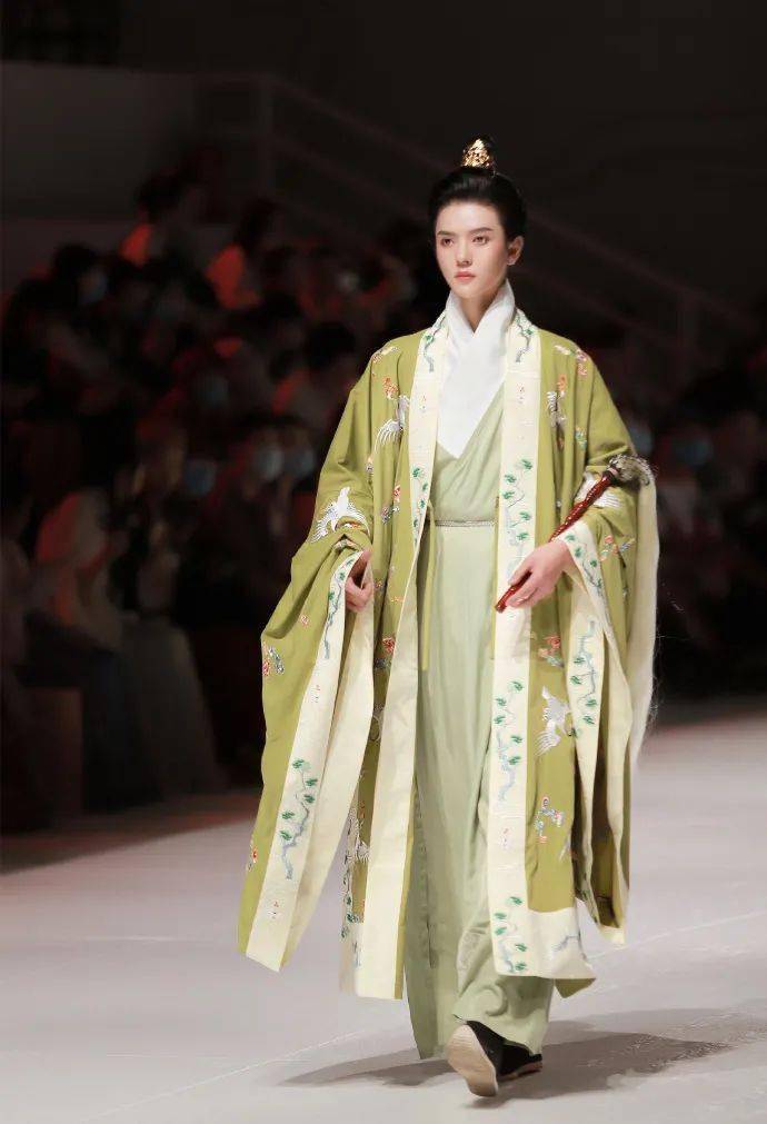 汉服走秀因吵架火上热搜引1000万人围观最后惊艳全网