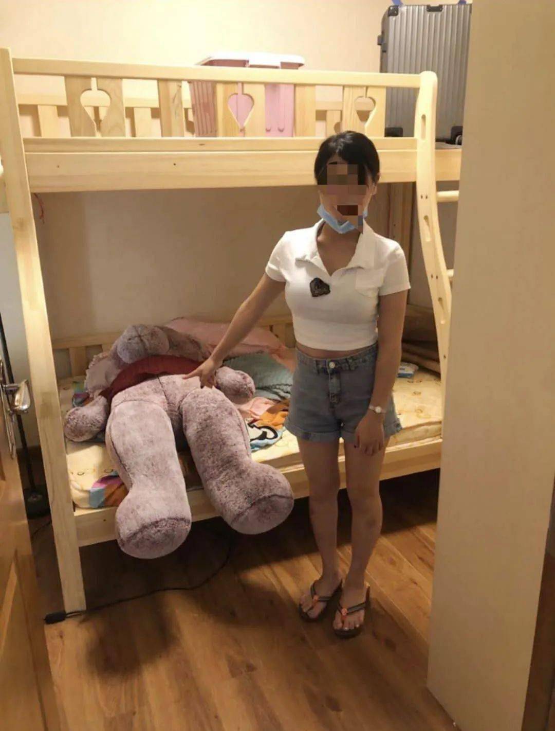 两名马山籍嫌疑女子被批准逮捕直播淫秽视频窝点成功捣毁一个线上女