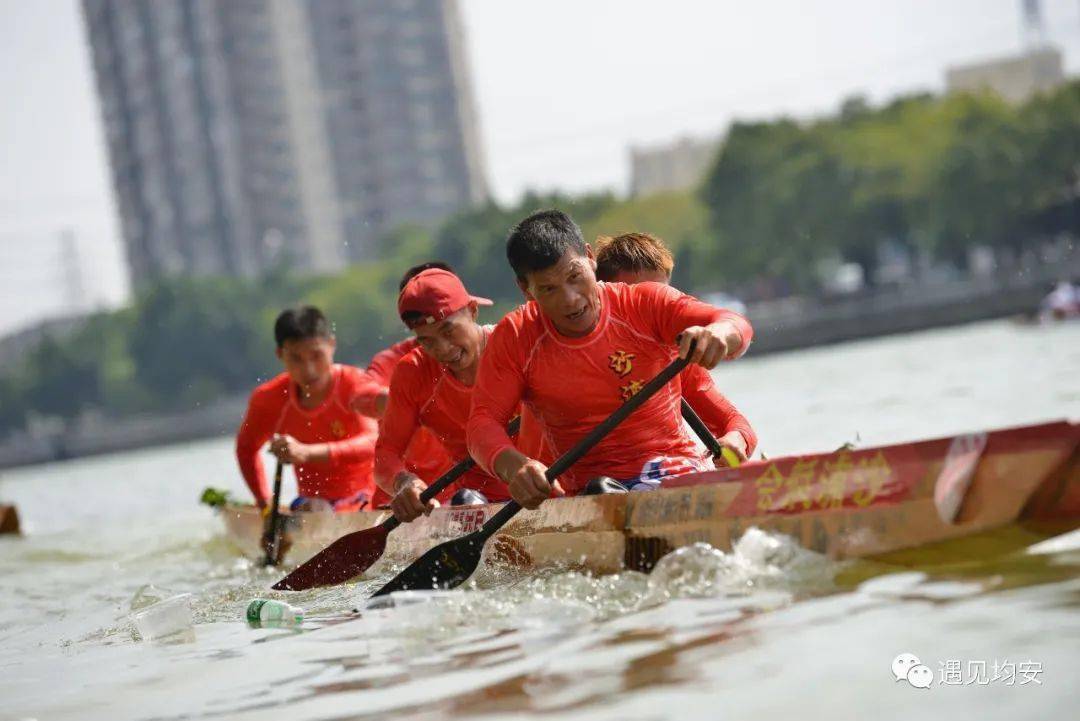 【图说精彩】均安村居五人龙舟赛→夺冠瞬间亮了!_参赛