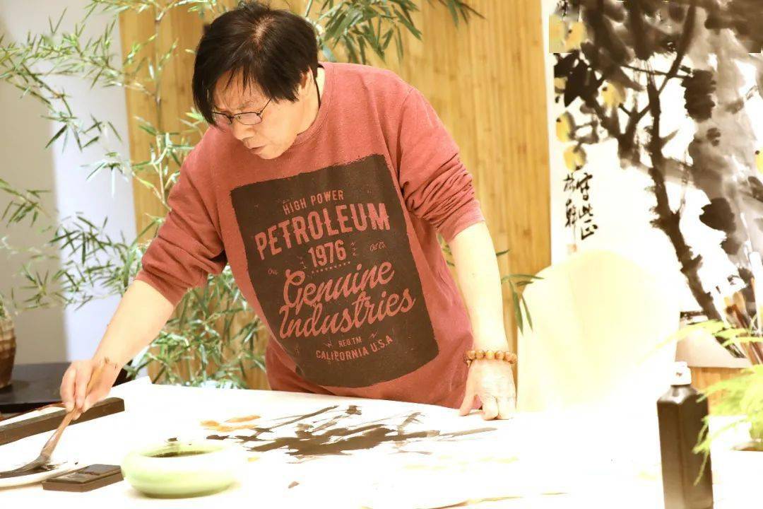 艺术公益课受热捧宁波三位花鸟画家谈艺术对话名家巡回行东钱湖畔