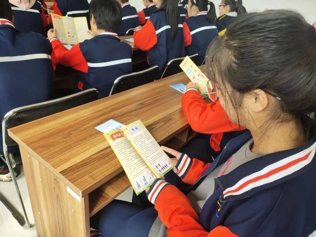 校园| 文登界石中学举行秋冬传染病知识专题讲座_手机搜狐网