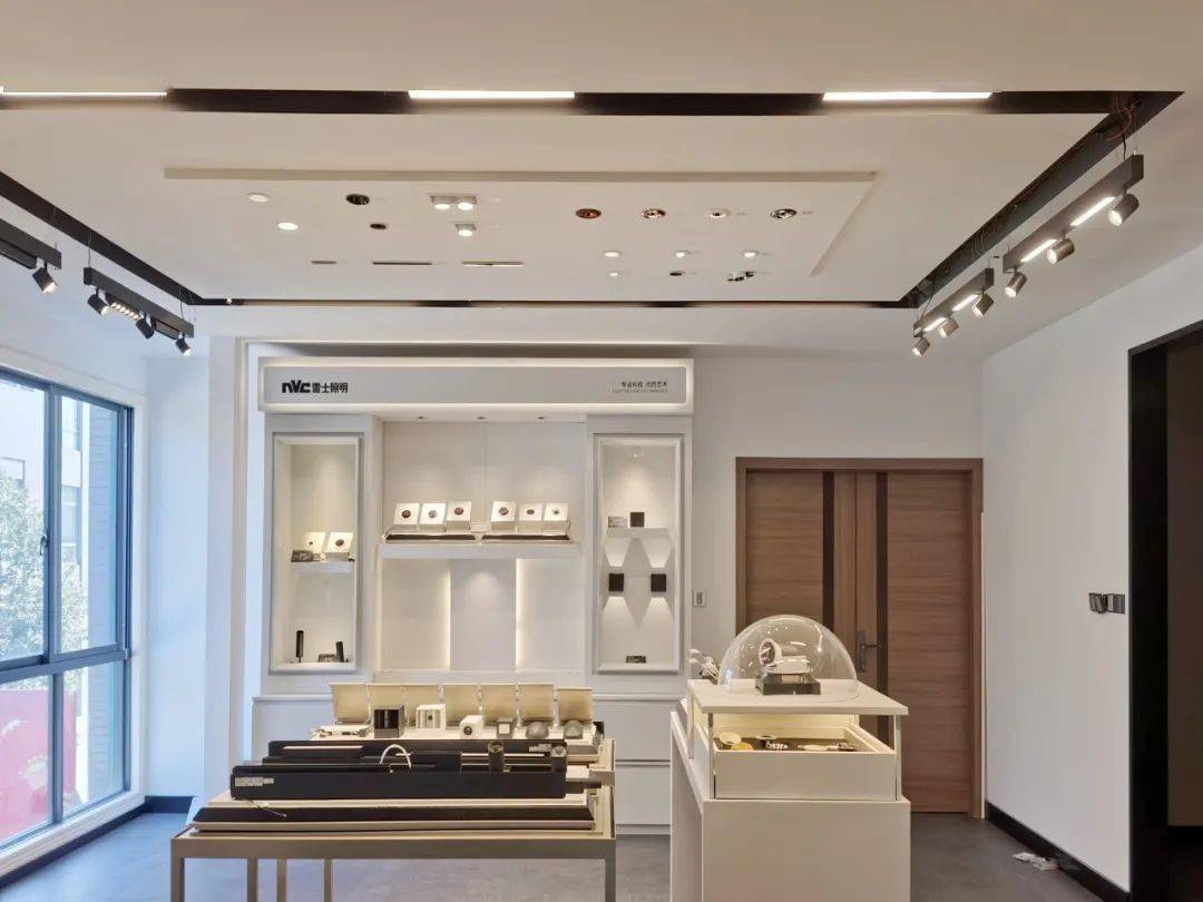 雷士照明高端展厅遍布神州展示灯光之美