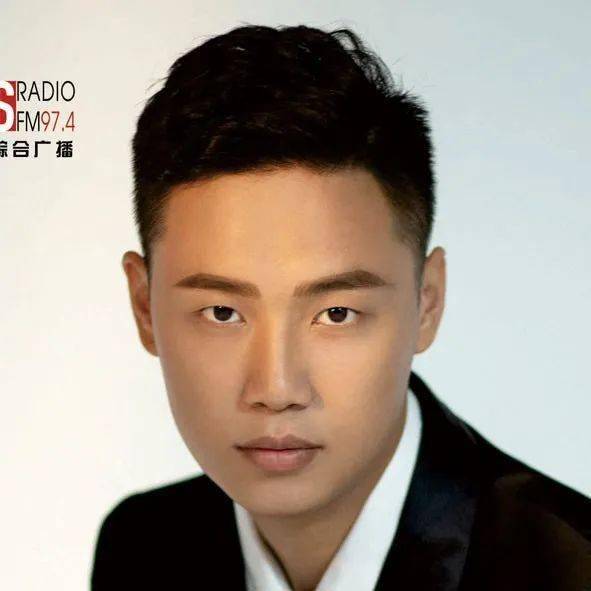 覃昆:怀化电台《早安怀化》等栏目主持人,编辑,记者.