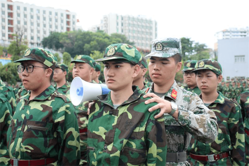 军训特辑|你们的"魔鬼"教官,来咯!