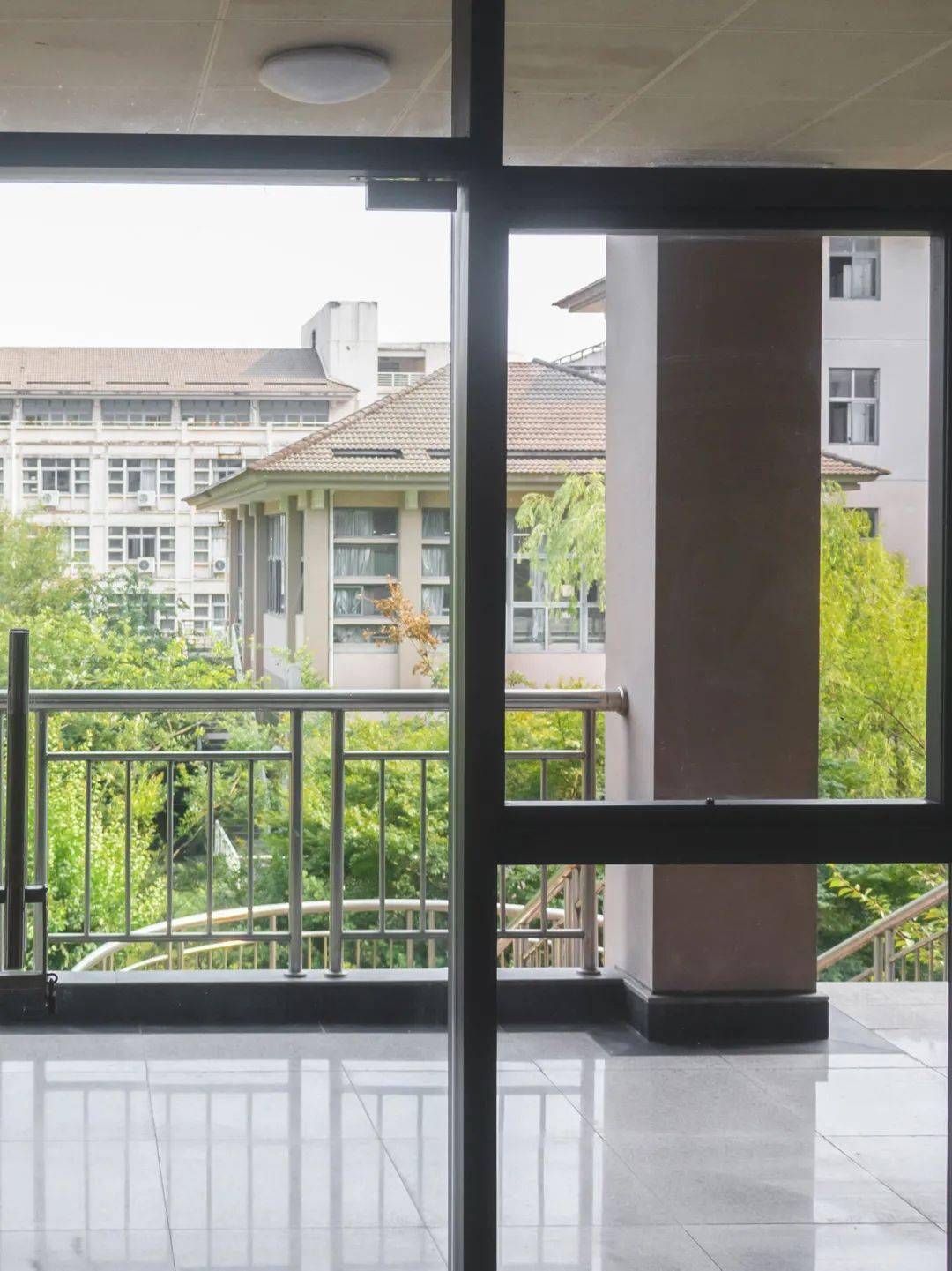 离学期结束还有不到100天了哦校园里窗外的风景你可曾用心看过