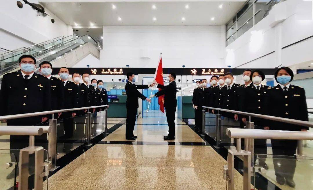 厦门机场海关尽锐出战严守国门