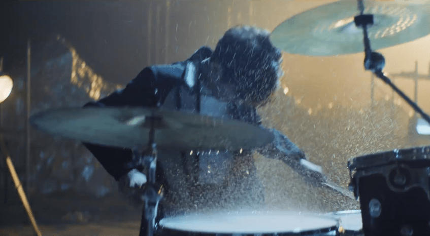 王源x联想tinkbook全新广告大片冲破束缚锐意前行