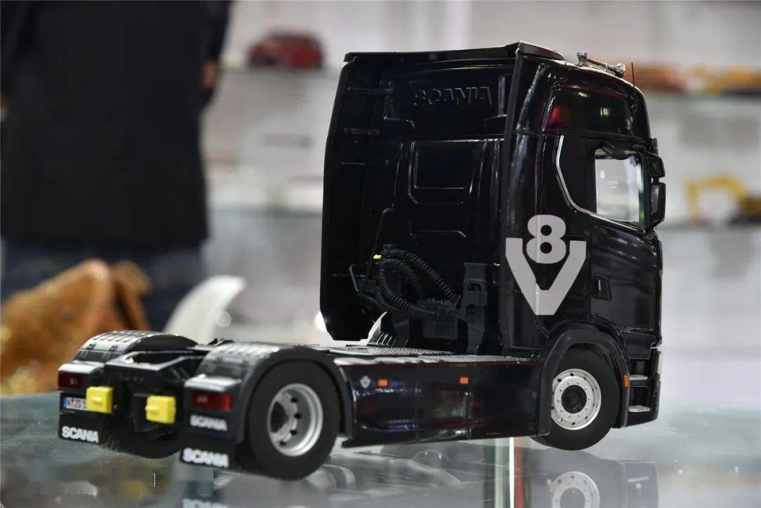 展会开箱欧卡重头戏nzg118斯堪尼亚scania730sv8卡车拖头模型