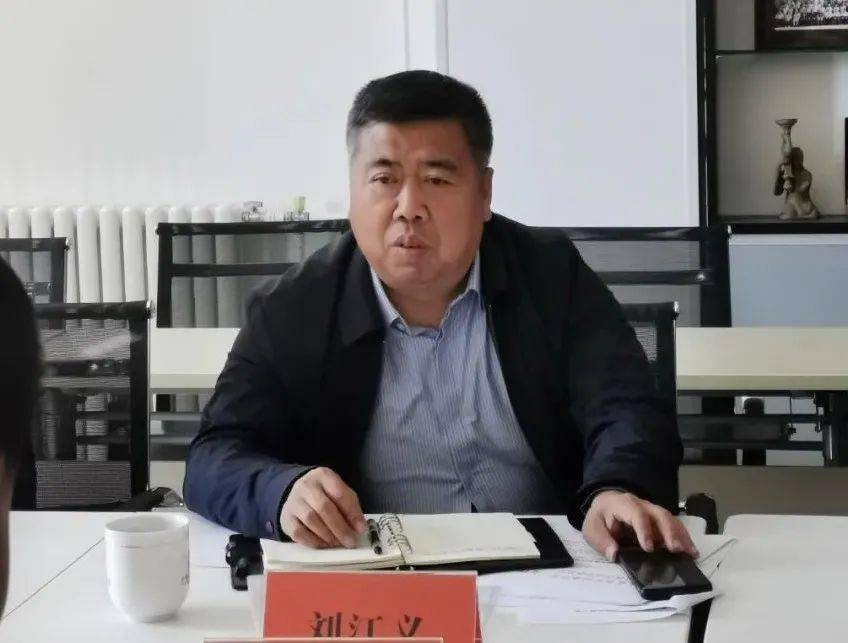 上午,彰武县委书记刘江义一行介绍了彰武县马产业发展现状.