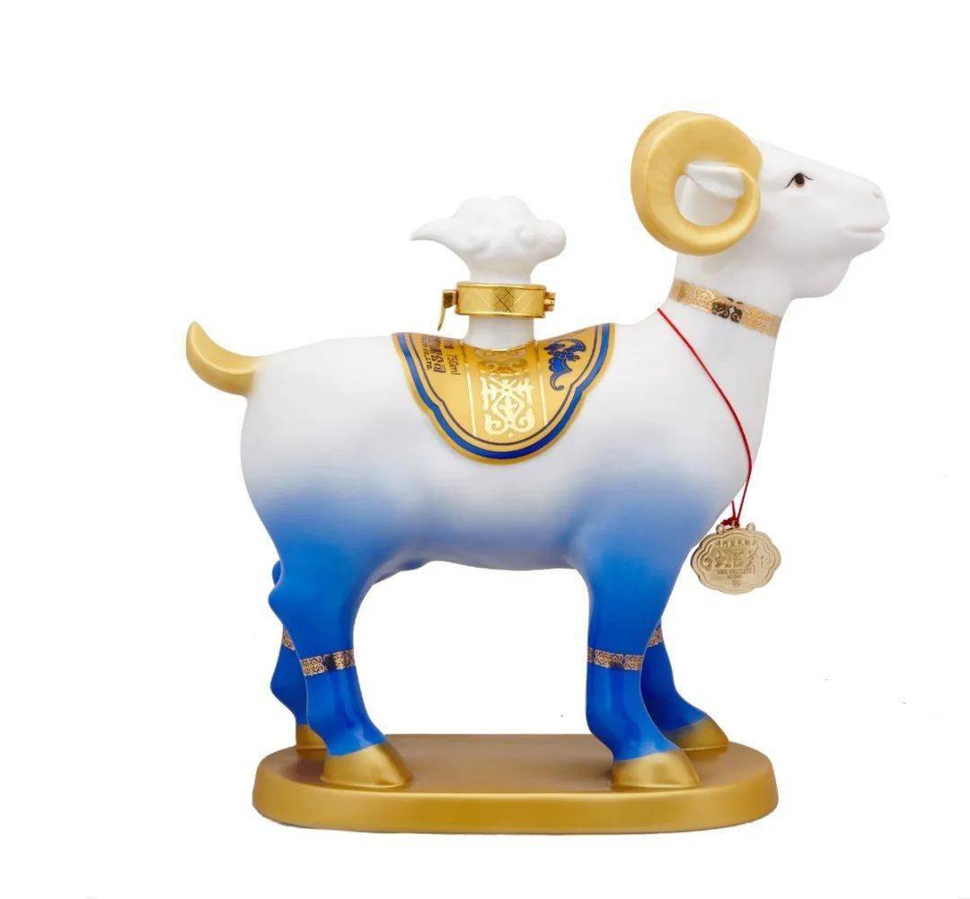 金鸡报晓气宇轩昂的雄鸡站在峰顶高歌引吭雄鸡昂首啼鸣事业蒸蒸日上