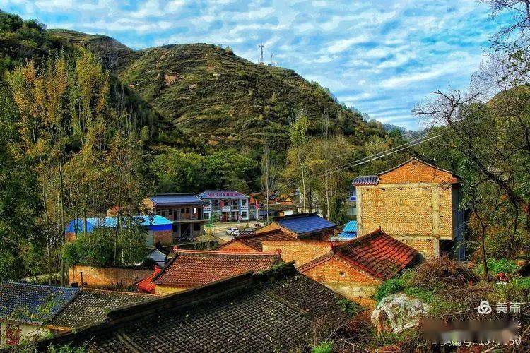 陇南礼县白关镇秋已暮露成霜淡淡思乡情