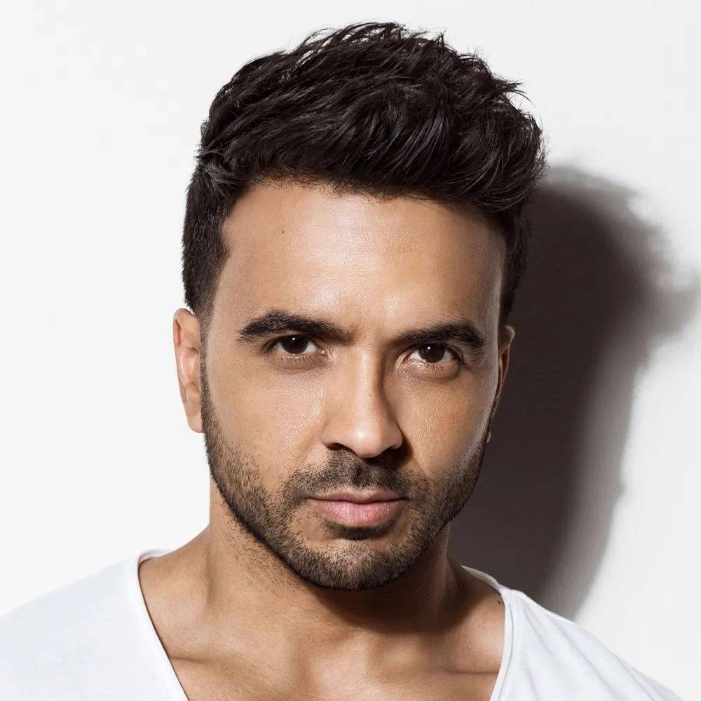 人假扮的,至少80%在美国市场获得成功的拉美系音乐人都是波多黎各人