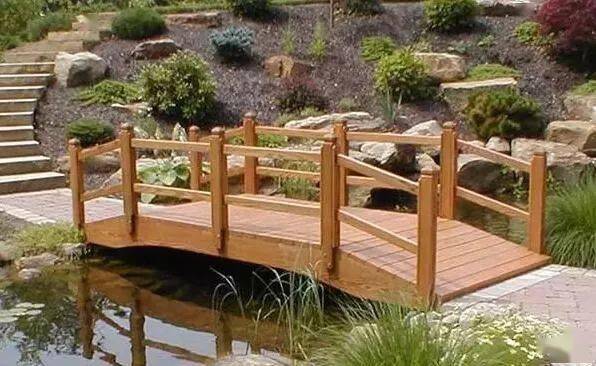 在庭院里做一个这样的小桥生活中又多了一层浪漫色彩