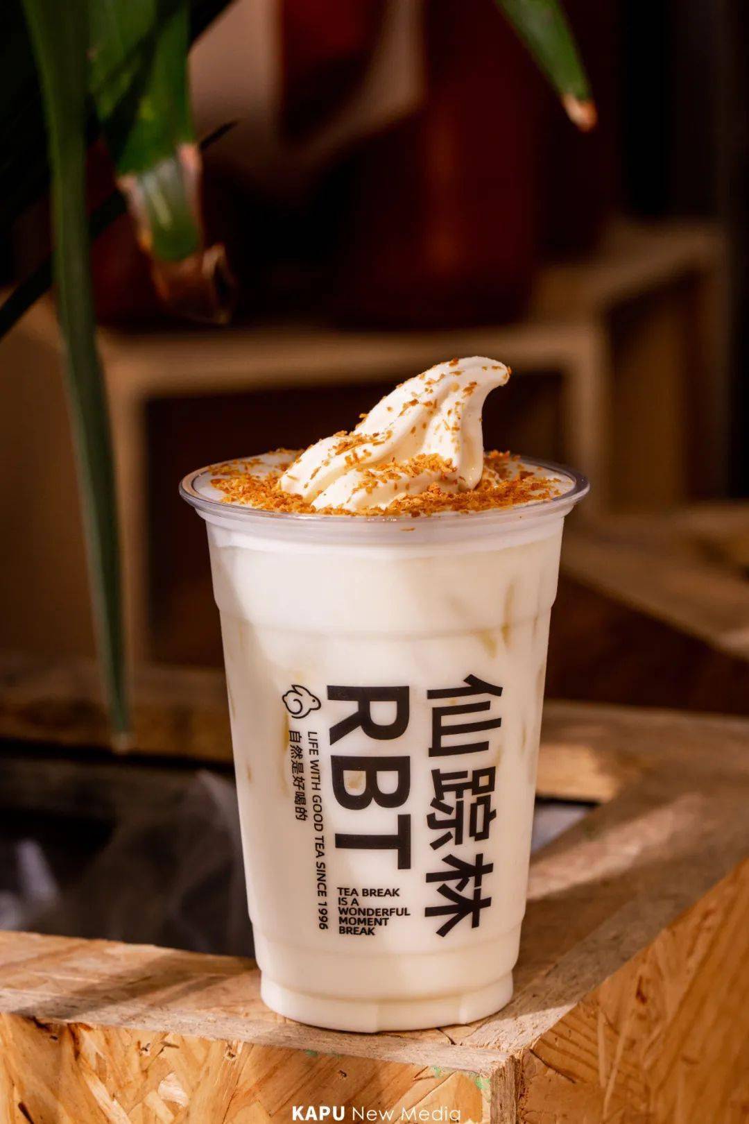 奶茶og仙踪林rbt升级回归把椰椰新品搬进限时都市绿洲