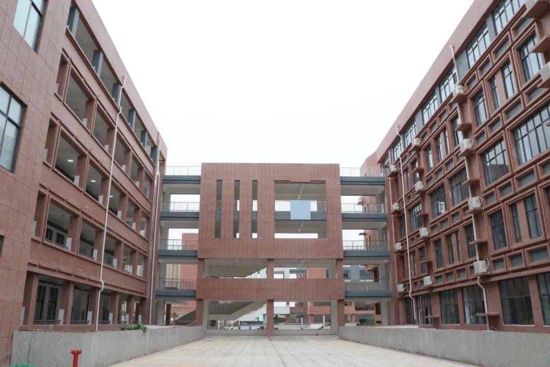 菏泽环城大堤旁的22中变了模样三年青春故事跨越两个世纪