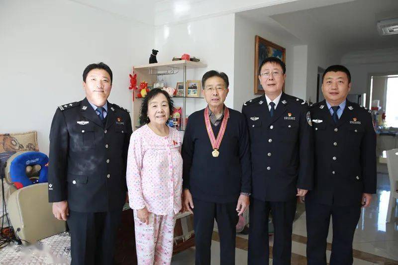 崇高敬礼 ▏赤峰监狱五位老同志获授"中国人民志愿军抗美援朝出国作战