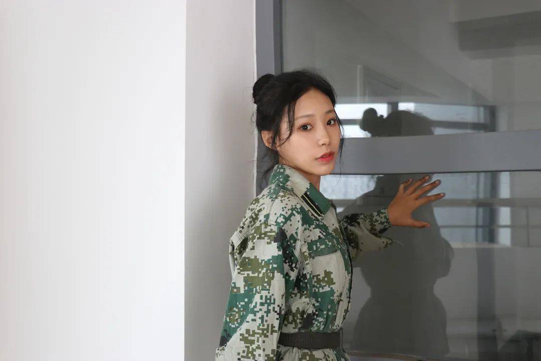 滑动查看更多旅游管理五班的李昕悦,是个北方女孩,看