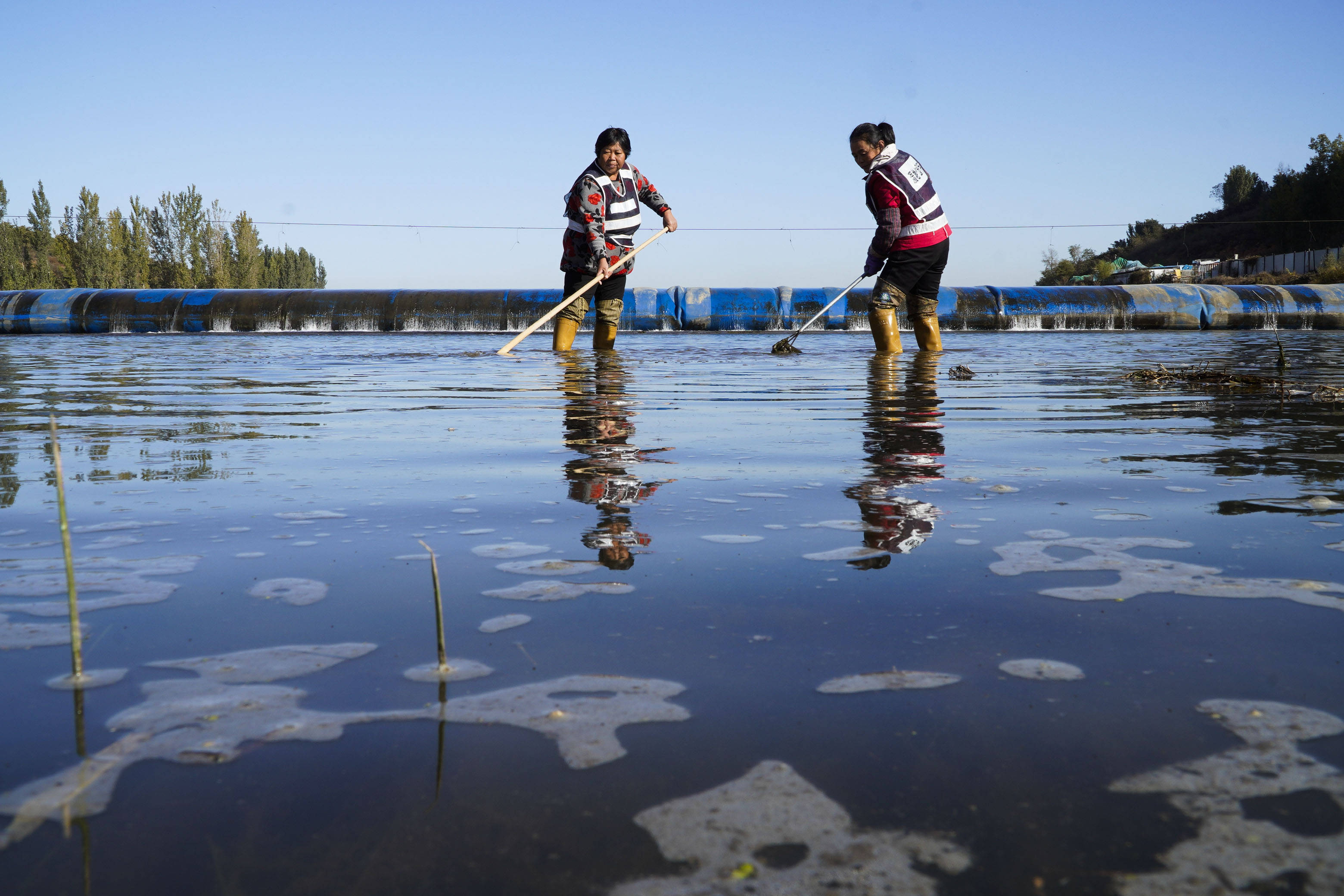 水环境治理管护两手抓